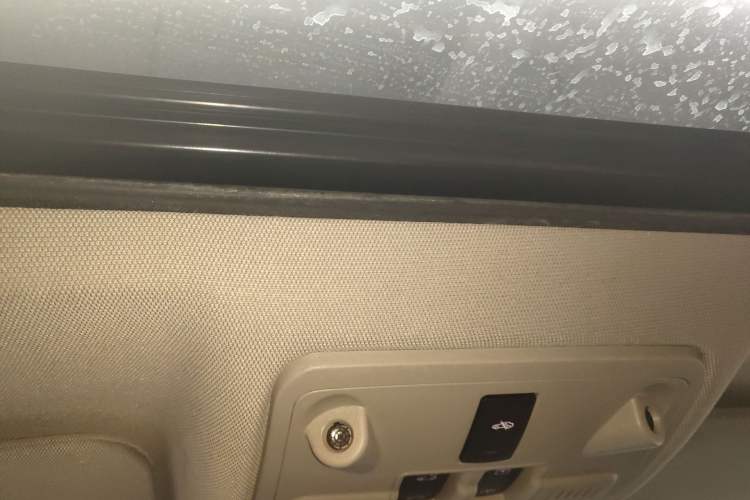 Used Cadillac SRX 2015 3.0L Comfort Version Headliner