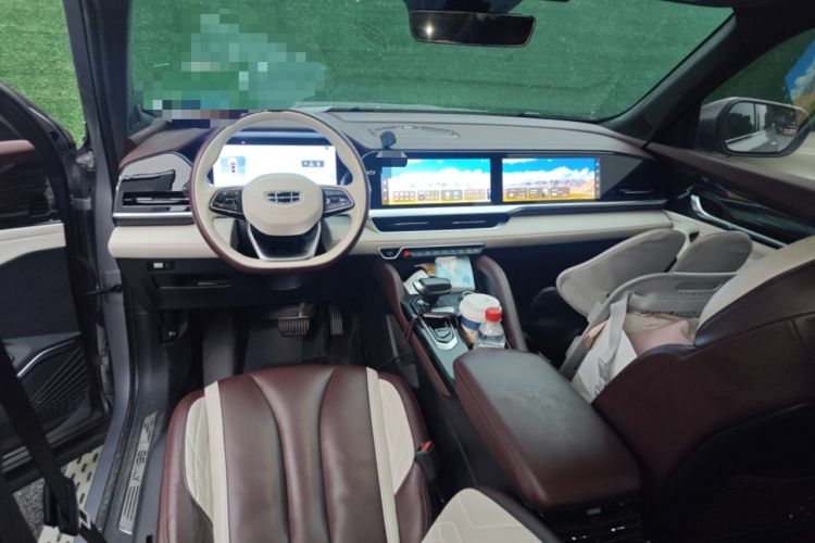 Used Geely Auto Monjaro L 2021 2.0TD DCT EVO Two-Wheel Drive Prestige Version Center Console