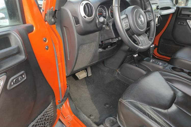 Used Jeep Wrangler 2015 3.0L Sahara Four-Door Edition
