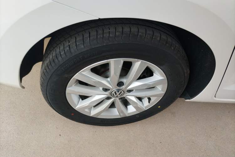 Used Volkswagen Touran 2018 Volkswagen Touran L 280TSI DSG Comfort Edition 7 Seats China VI Standard Right Rear Wheel Hub