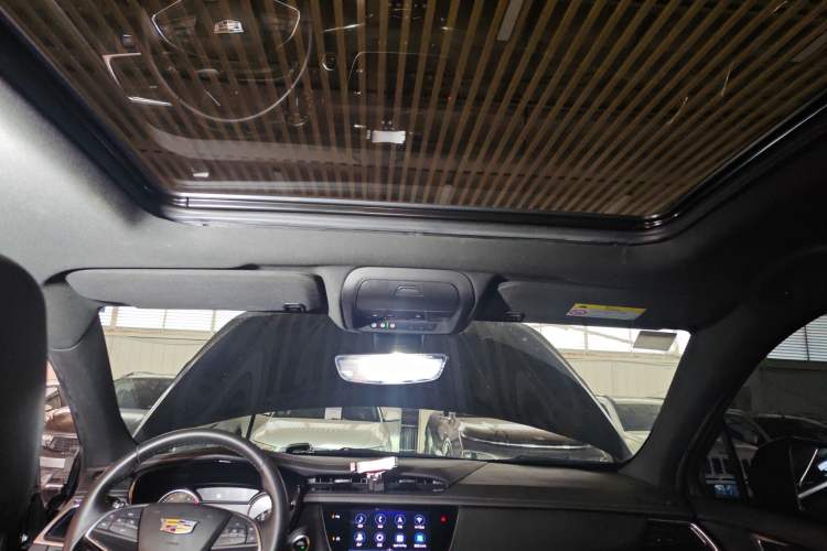 Used Cadillac XT5 2021 28T Luxury Model
