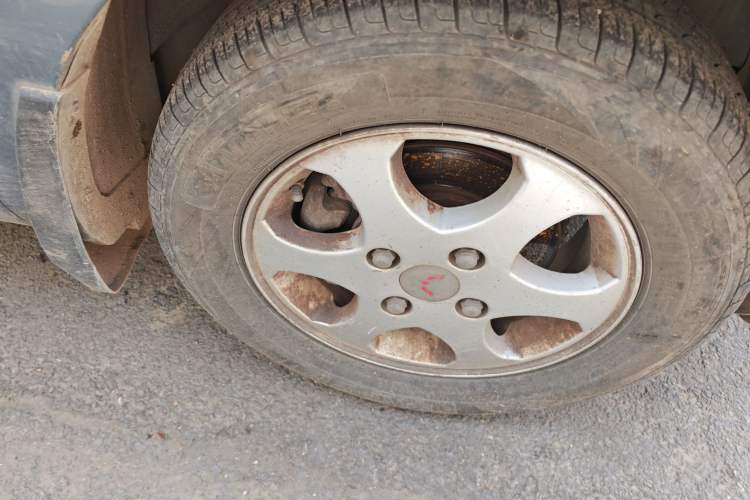 Used Wuling Hongguang 2014 1.2L Standard Model China IV Right Front Wheel Hub