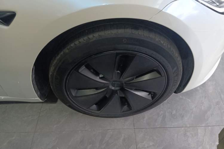 Used Tesla Model 3 2023 Rear-Wheel-Drive Version Right Front Wheel Hub