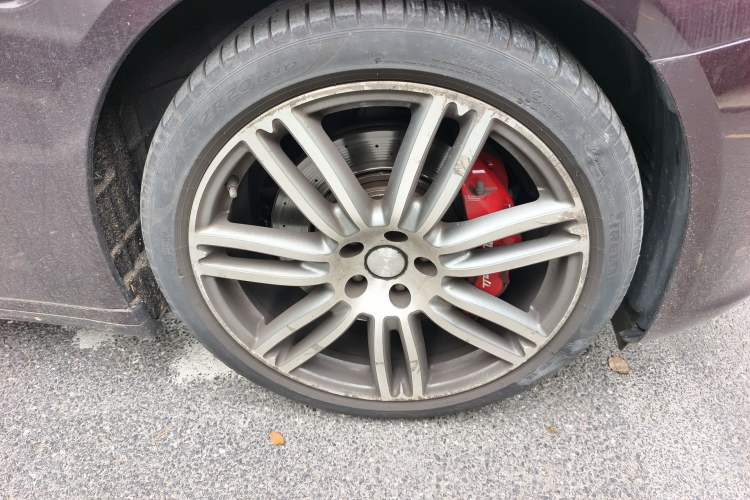 Used Maserati President 2017 3.0T Standard Model Right Front Wheel Hub