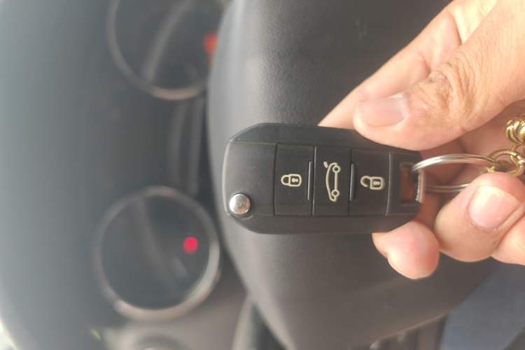 Used Peugeot 3008 2016 2.0L Automatic Trend Edition
