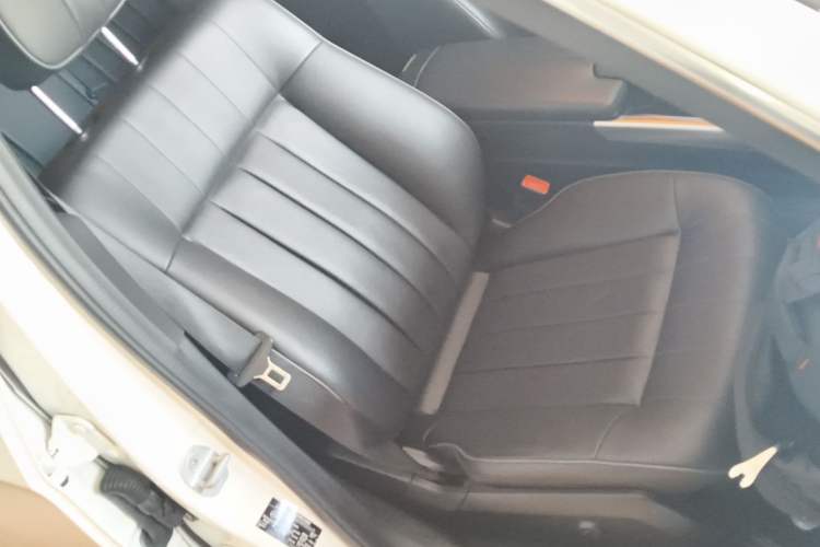 Used Mercedes-Benz E-Class 2015 Revised E 260 L Sporty and Stylish Edition Right Front Seat