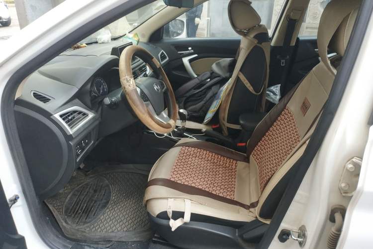 Used Changan Alsvin V7 2015 1.6L Manual Enjoyment Model China IV Standard
