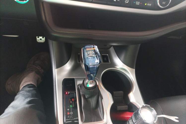 Used Toyota Highlander 2015 2.0T Four-Wheel Drive Luxury Edition 7-Seater
