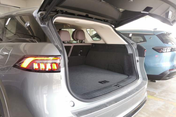 Used Chery Tiggo 9 C-DM 2025 1.5T 106KM Ultra-Comfort Edition 5 Seats Lithium-NMC
