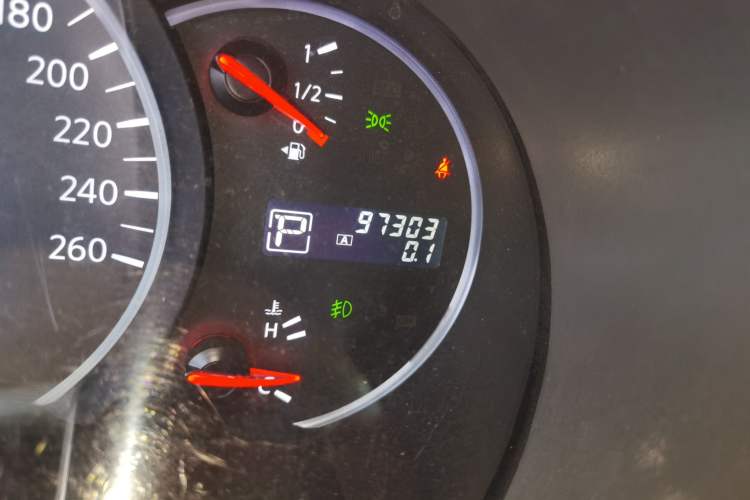 Used Nissan Quest 2015 3.5L SL
