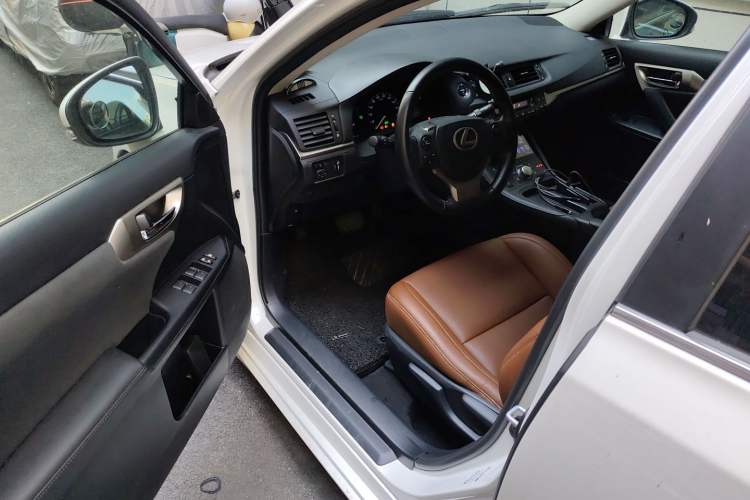 Used Lexus CT 2017 CT200h Elite Edition Solid Color China V Standard Driver Seat