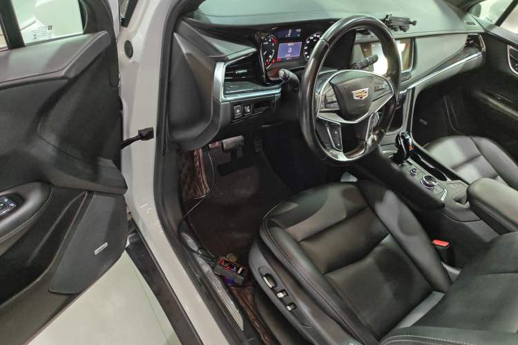 Used Cadillac XT5 2022 2.0T Two-Wheel Drive Luxury Version