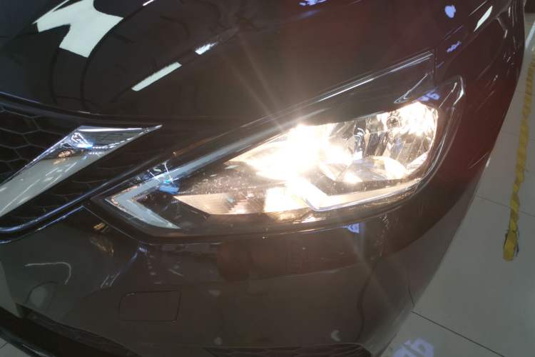 Used Nissan Sylphy 2022 Classic 1.6XE CVT Comfort Edition Left Front Headlight