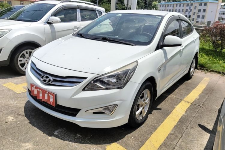 Used Hyundai Verna (older generation) 2014 1.4L Manual Smart GLS Trim
