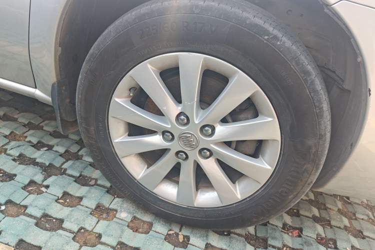 Used Buick GL8 2013 2.4L Executive Edition
