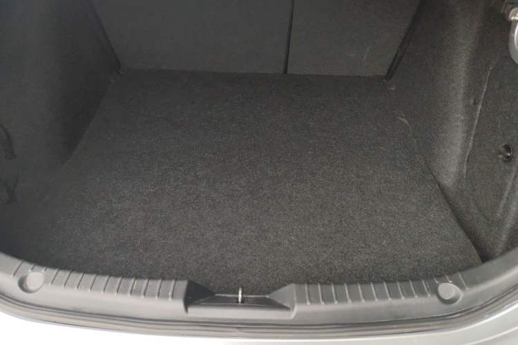 Used Mazda 3 Axela 2017 Sedan 1.5L Automatic Comfort Model Emission Standard China V Trunk