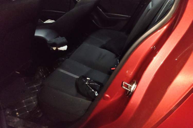 Used Mazda 3 Axela 2017 Sedan 1.5L Automatic Luxury Model Emission Standard China V Left Rear Seat