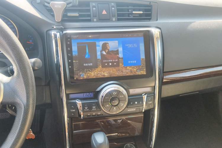 Used Toyota Reiz 2013 2.5S Elite Edition Audio And AC Panel