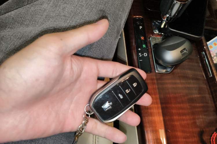 Used Toyota Crown 2015 2.0T Fashion Edition