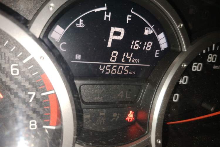 Used Suzuki Jimny 2015 1.3 AT JLX Odometer Close Up