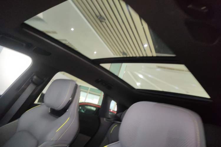 Used Lynk & Co 08 EM-P 2023 120km Long-Range Halo Headliner