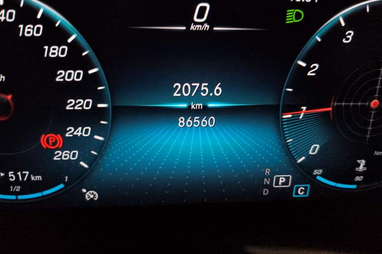 Used Mercedes-Benz GLC 2021 GLC 260 L 4MATIC Dynamic Edition Odometer Close Up