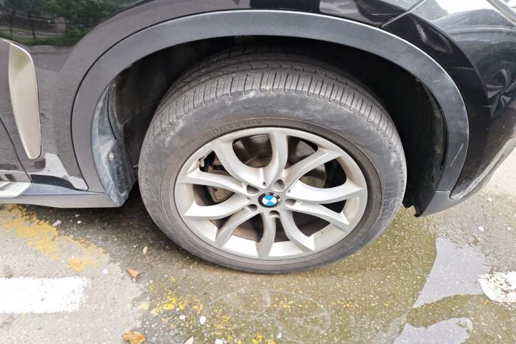 Used BMW X6 2017 xDrive28i Right Front Wheel Hub