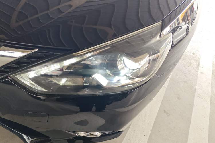 Used Nissan Sylphy 2016 1.6XV CVT Smart Enjoyment Version Left Front Headlight