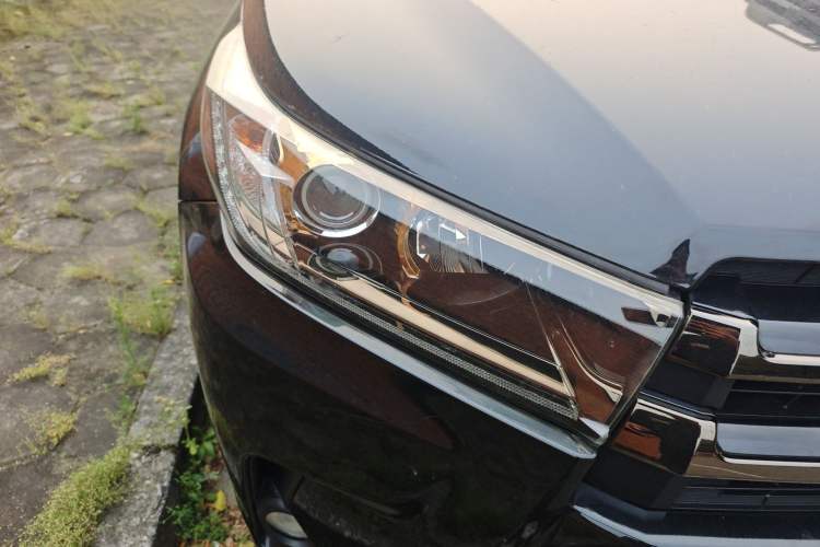 Used Toyota Highlander 2018 2.0T Four-Wheel Drive Knight Edition 7 Seats China VI Standard Right Front Headlight