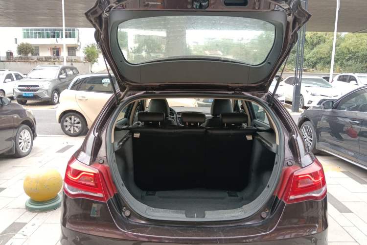 Used Geely Auto Emgrand 2017 Hatchback RS Million Edition 1.5L CVT Upward Version
