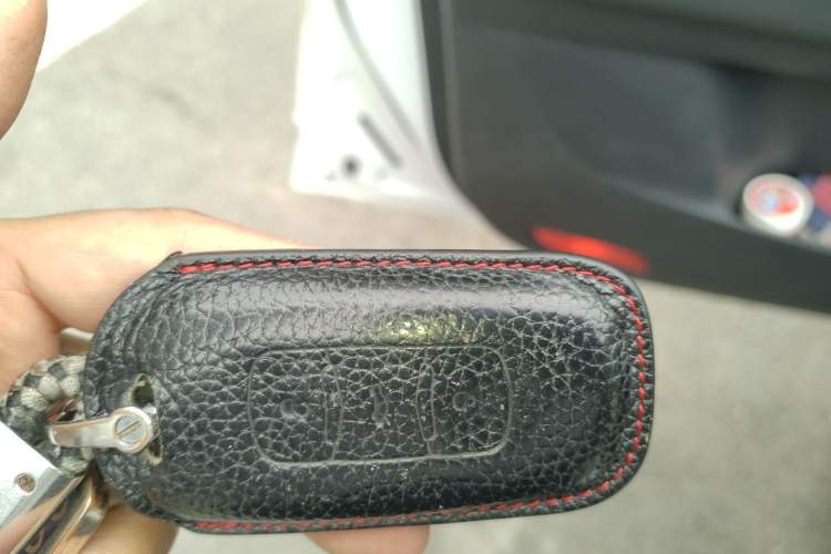 Used Geely Auto Emgrand X7 Sport 2016 2.0L Manual ZhiShang Version
