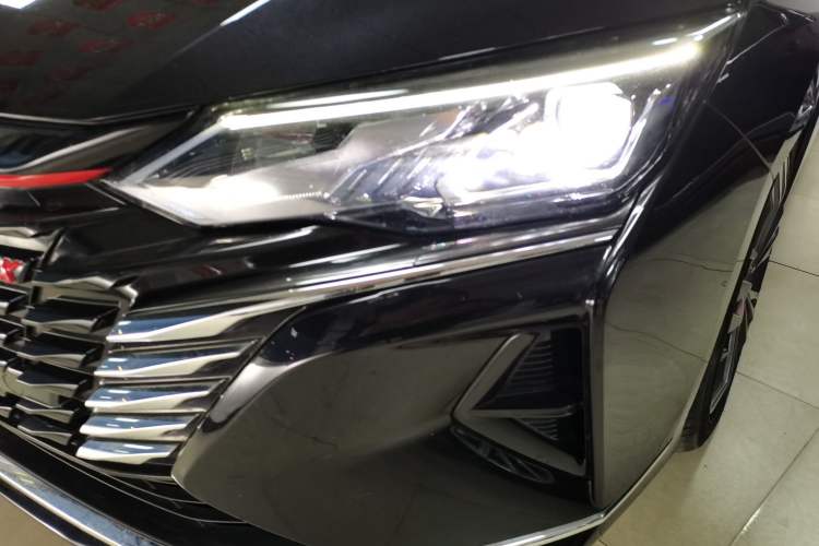 Used Dongfeng Aeolus Yixuan MAX 2023 1.5T Ultra-Stylish Trendsetting Dad Edition