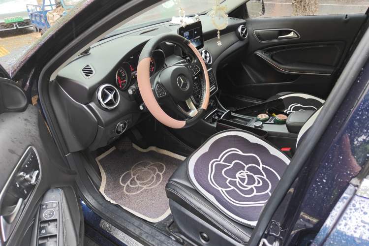 Used Mercedes-Benz GLA 2017 GLA 200 Sport Edition Driver Seat