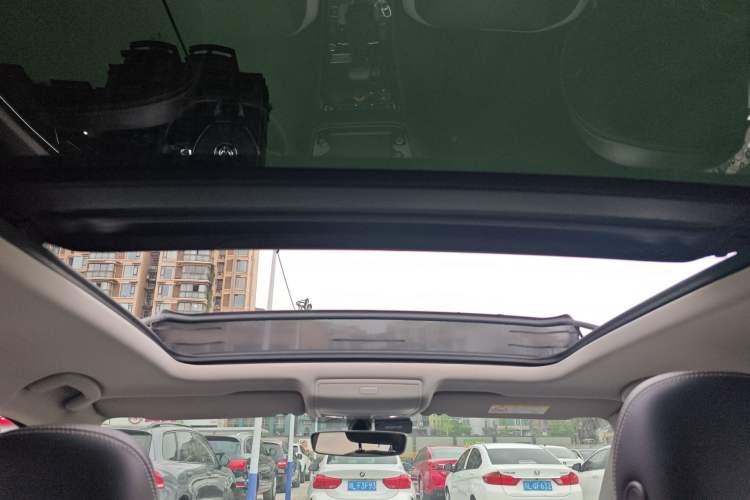 Used Volkswagen Tiguan L 2018 380TSI Automatic All-Wheel Drive Luxury Edition Headliner