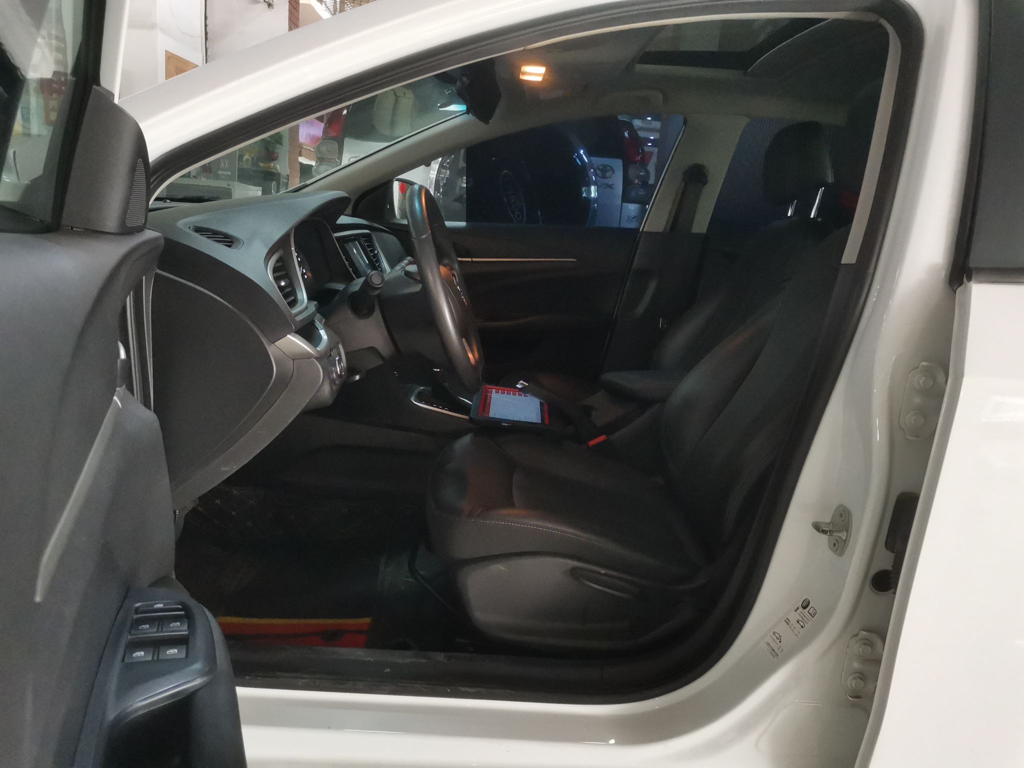 Переднее сиденье в автомобиле