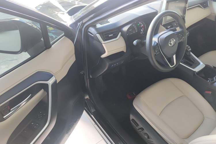 Used Toyota RAV4 2020 2.0L CVT Two-Wheel Drive Fashion PLUS Edition