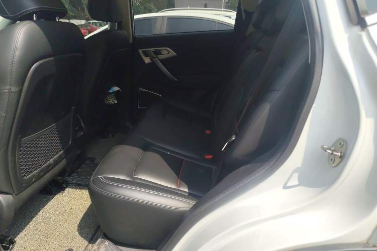 Used Geely Auto Emgrand X7 Sport 2018 1.8TD Automatic Two-Wheel Drive Smart Connect 4G Internet Edition
