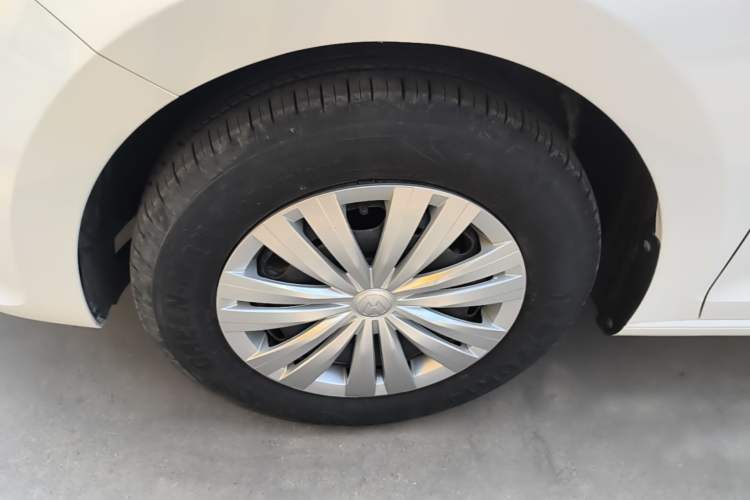 Used Volkswagen Santana 2021 1.5L Automatic Fashion Edition Left Front Wheel Hub