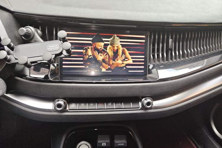 Used Haval H2s 2017 Red-Label 1.5T Dual-Clutch Comfort Model Audio And AC Panel