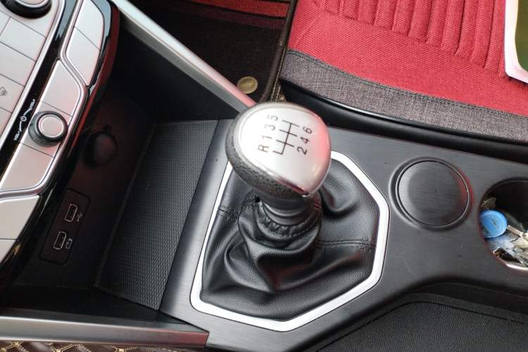 Used Great Wall Poer 2021 2.0T Commercial Version Manual Diesel Two-Wheel Drive Elite Long-Box GW4D20M Gear Lever