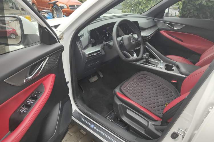 Used Changan CS35PLUS 2021 Revised Version Blue Whale NE 1.4T DCT Luxury Edition
