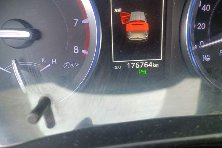 Used Toyota Highlander 2018 2.0T Four-Wheel Drive Knight Edition 7 Seats China VI Standard
