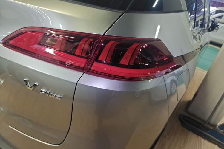 Used AION V 2024 Plus 70 Tech Edition Lithium Iron Phosphate