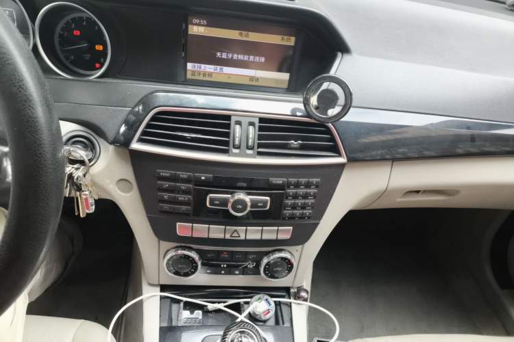 Used Mercedes-Benz C-Class 2010 C 180K Classic model