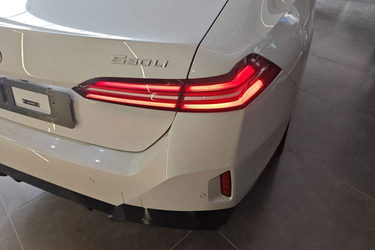 Used BMW 5 Series 2026 530Li Leading M Sport Package
