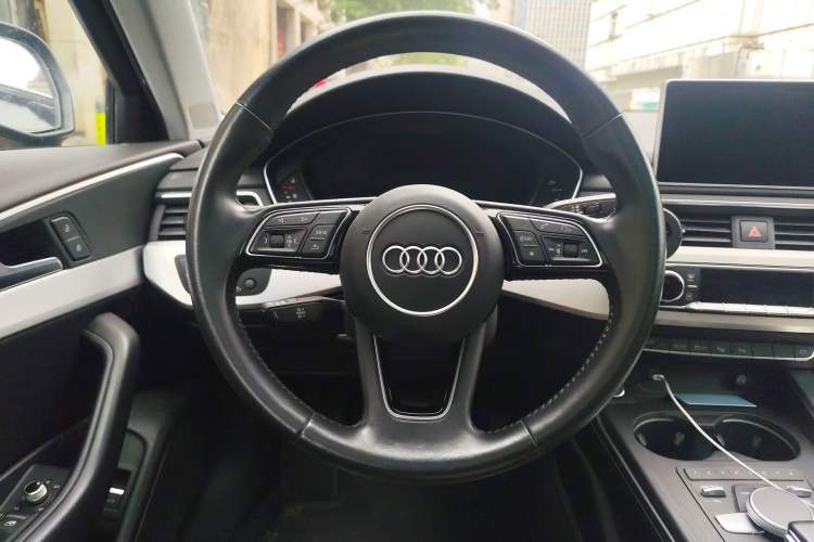 Used Audi A4L 2019 40 TFSI Fashion Edition China VI Emission Standard