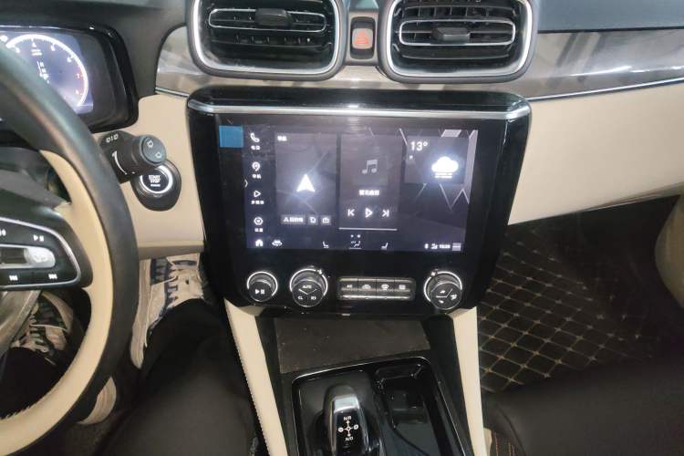 Used Lynk & Co 02 2018 1.5T DCT Two-Wheel Drive Zhaopu Version China V Standard Audio And AC Panel