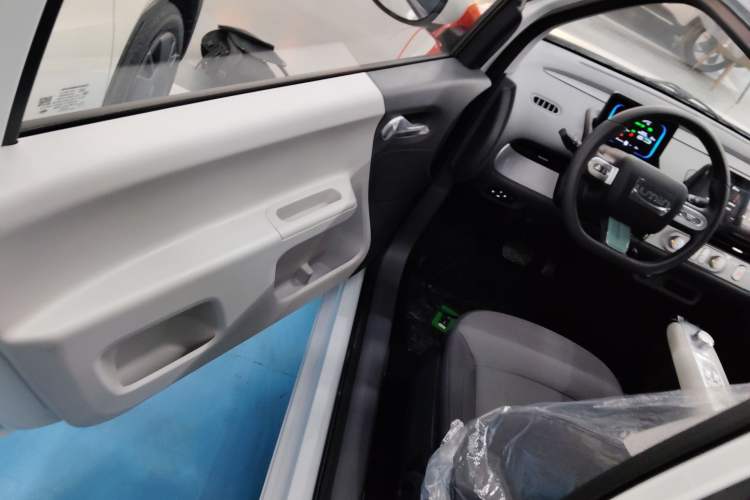 Used CHANGAN NEVO Lumin 2025 205 km Xiangqin Version
