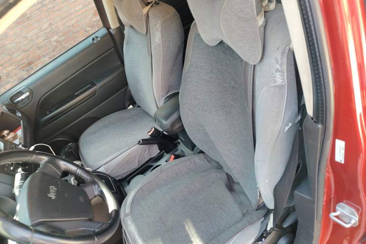 Used Jeep Compass 2007 2.4L four-wheel drive sport version
