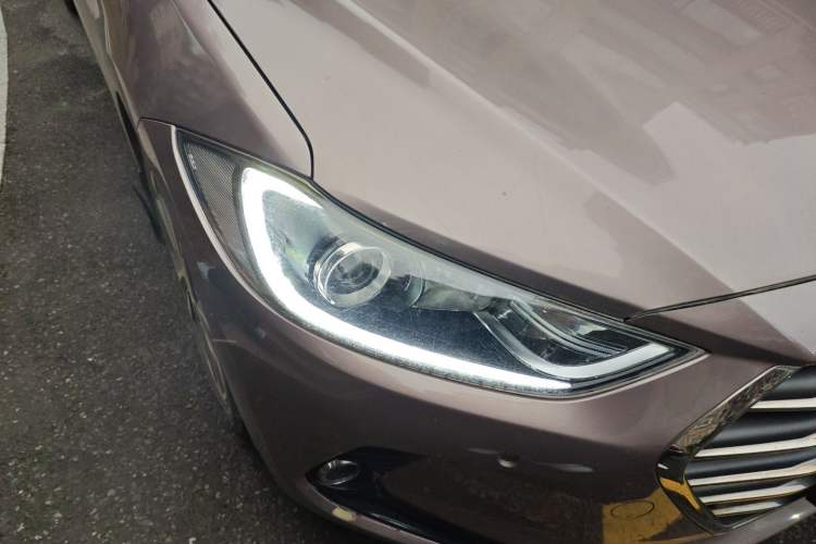 Used Hyundai Elantra (6th Generation / Lingdong) 2016 1.6L Automatic ZhiXuan · Luxury Version Right Front Headlight